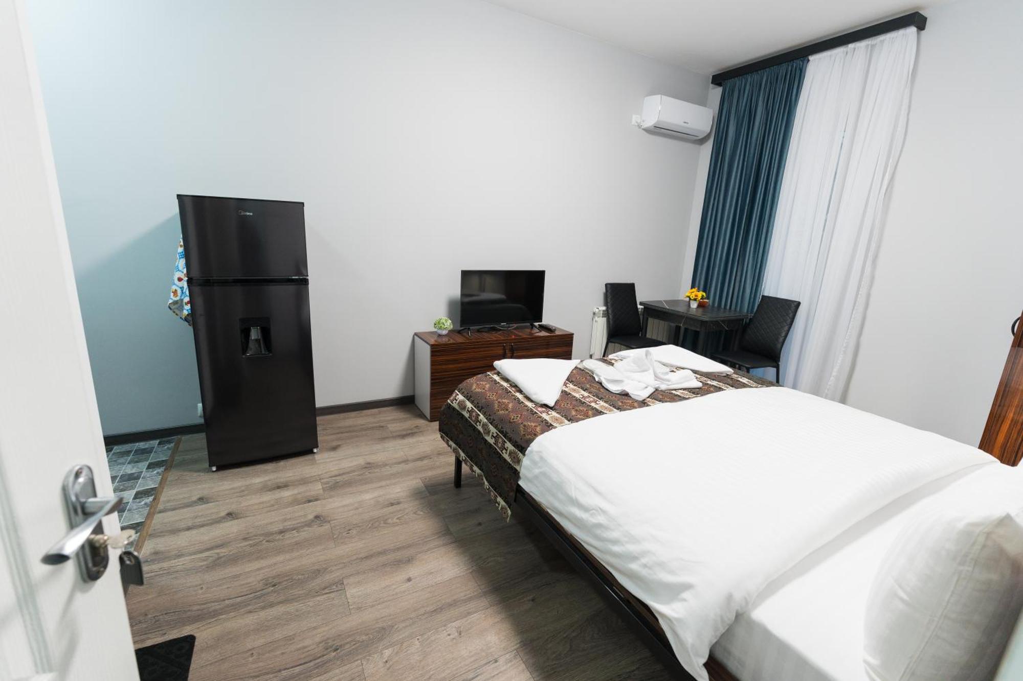 Gh Family Hotel Jerevan Exteriör bild